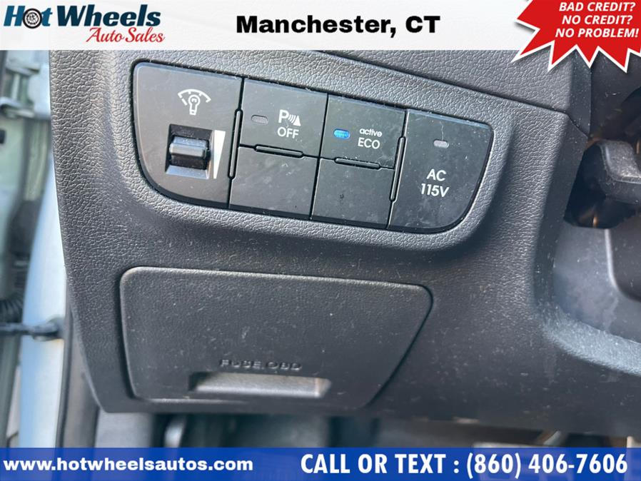 Used Hyundai Veloster 3dr Cpe Auto w/Gray Int 2012 | Hot Wheels Auto Sales LLC. Manchester, Connecticut Used Hyundai Veloster 3dr Cpe Auto w/Gray Int 2012 | Hot Wheels Auto Sales LLC. Manchester, Connecticut