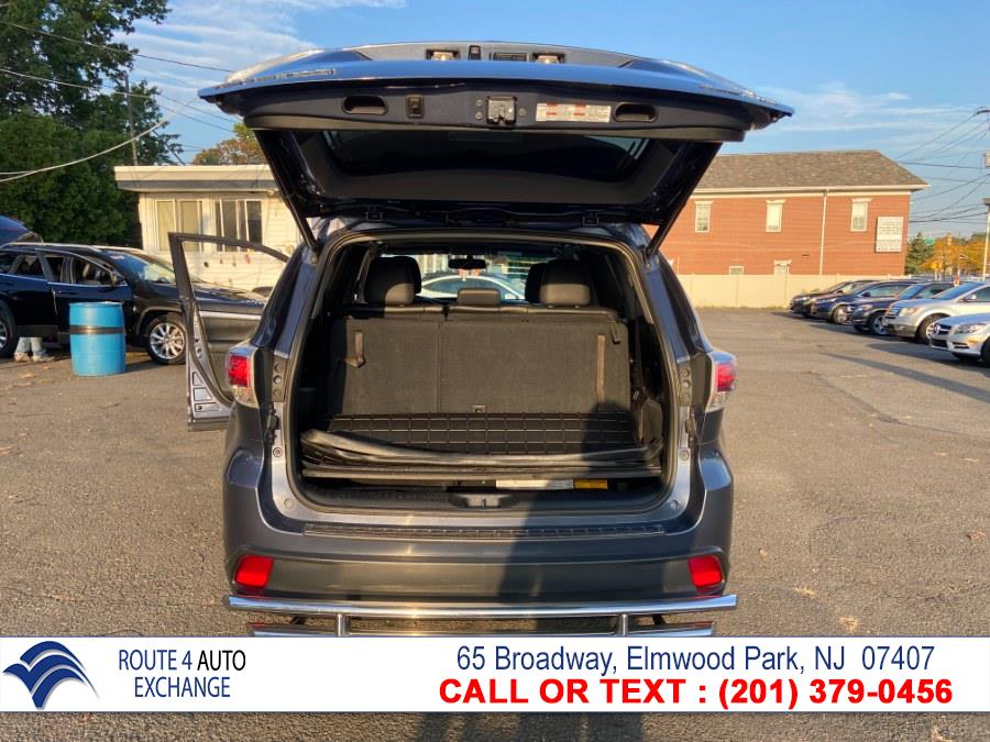Used Toyota Highlander AWD 4dr V6 XLE (Natl) 2015 | Route 4 Auto Exchange. Elmwood Park, New Jersey Used Toyota Highlander AWD 4dr V6 XLE (Natl) 2015 | Route 4 Auto Exchange. Elmwood Park, New Jersey