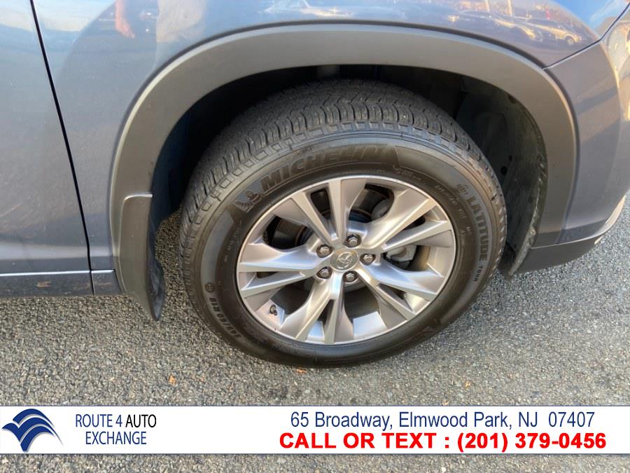 Used Toyota Highlander AWD 4dr V6 XLE (Natl) 2015 | Route 4 Auto Exchange. Elmwood Park, New Jersey Used Toyota Highlander AWD 4dr V6 XLE (Natl) 2015 | Route 4 Auto Exchange. Elmwood Park, New Jersey