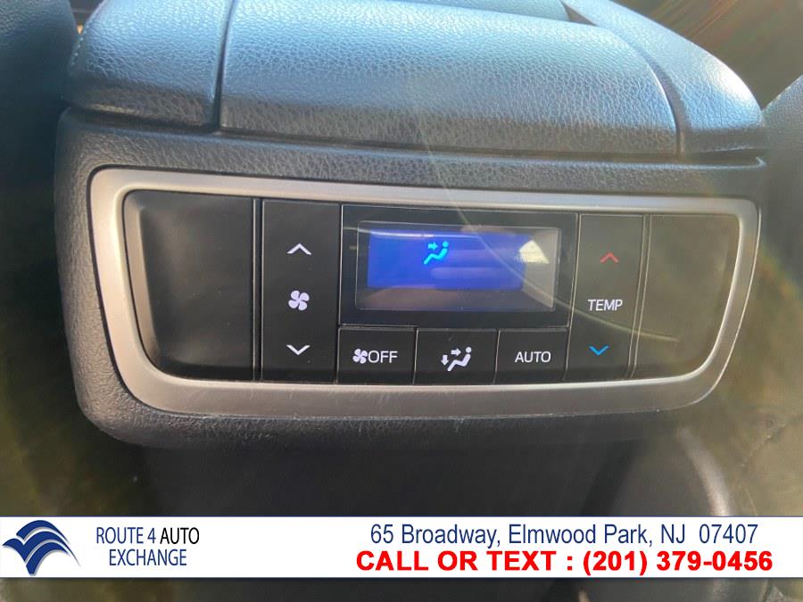 Used Toyota Highlander AWD 4dr V6 XLE (Natl) 2015 | Route 4 Auto Exchange. Elmwood Park, New Jersey Used Toyota Highlander AWD 4dr V6 XLE (Natl) 2015 | Route 4 Auto Exchange. Elmwood Park, New Jersey