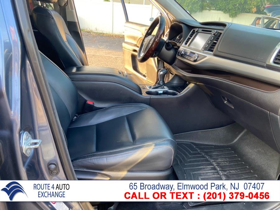 Used Toyota Highlander AWD 4dr V6 XLE (Natl) 2015 | Route 4 Auto Exchange. Elmwood Park, New Jersey Used Toyota Highlander AWD 4dr V6 XLE (Natl) 2015 | Route 4 Auto Exchange. Elmwood Park, New Jersey