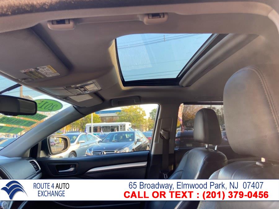 Used Toyota Highlander AWD 4dr V6 XLE (Natl) 2015 | Route 4 Auto Exchange. Elmwood Park, New Jersey Used Toyota Highlander AWD 4dr V6 XLE (Natl) 2015 | Route 4 Auto Exchange. Elmwood Park, New Jersey