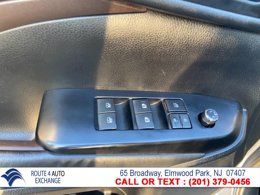 Used Toyota Highlander AWD 4dr V6 XLE (Natl) 2015 | Route 4 Auto Exchange. Elmwood Park, New Jersey Used Toyota Highlander AWD 4dr V6 XLE (Natl) 2015 | Route 4 Auto Exchange. Elmwood Park, New Jersey