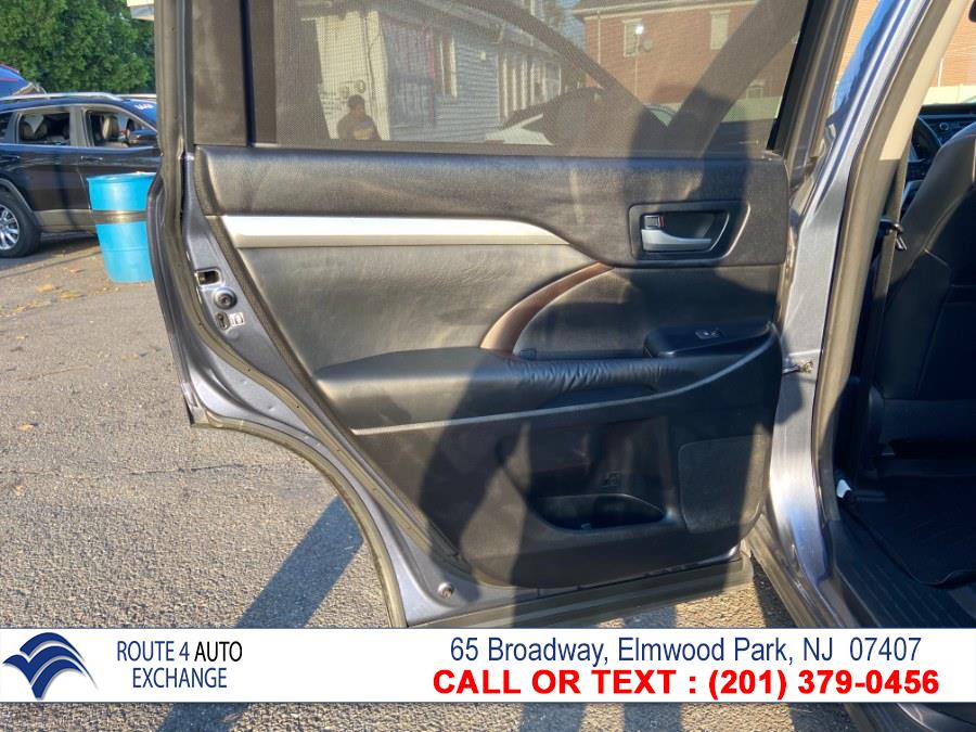 Used Toyota Highlander AWD 4dr V6 XLE (Natl) 2015 | Route 4 Auto Exchange. Elmwood Park, New Jersey Used Toyota Highlander AWD 4dr V6 XLE (Natl) 2015 | Route 4 Auto Exchange. Elmwood Park, New Jersey