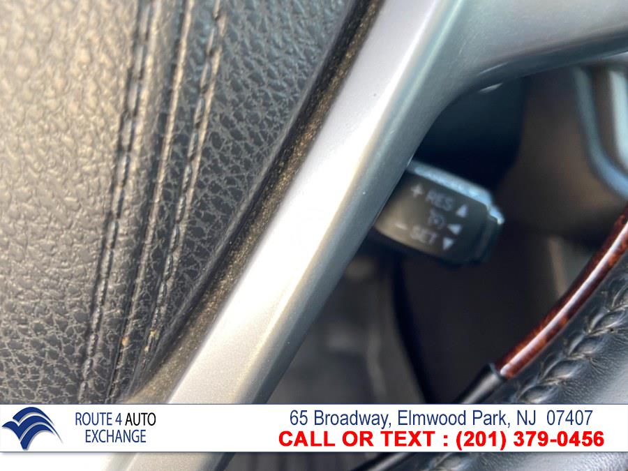 Used Toyota Highlander AWD 4dr V6 XLE (Natl) 2015 | Route 4 Auto Exchange. Elmwood Park, New Jersey Used Toyota Highlander AWD 4dr V6 XLE (Natl) 2015 | Route 4 Auto Exchange. Elmwood Park, New Jersey