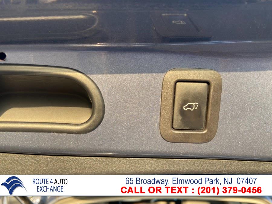 Used Toyota Highlander AWD 4dr V6 XLE (Natl) 2015 | Route 4 Auto Exchange. Elmwood Park, New Jersey Used Toyota Highlander AWD 4dr V6 XLE (Natl) 2015 | Route 4 Auto Exchange. Elmwood Park, New Jersey