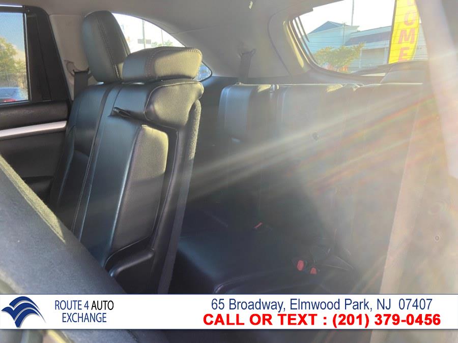 Used Toyota Highlander AWD 4dr V6 XLE (Natl) 2015 | Route 4 Auto Exchange. Elmwood Park, New Jersey Used Toyota Highlander AWD 4dr V6 XLE (Natl) 2015 | Route 4 Auto Exchange. Elmwood Park, New Jersey