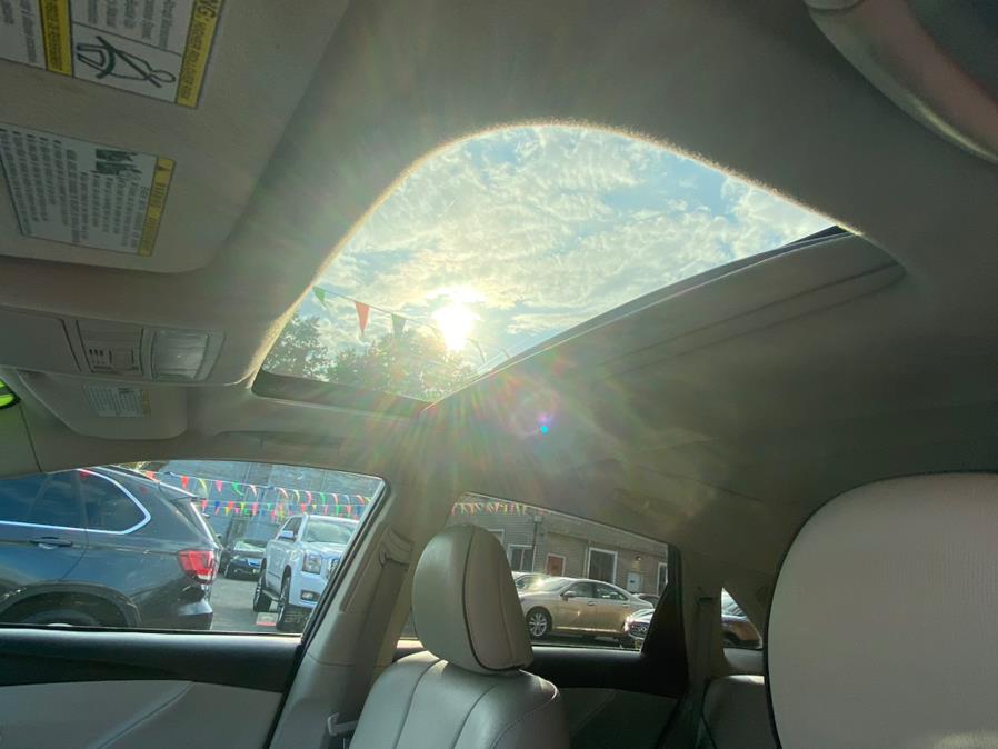 Used Toyota Venza 4dr Wgn V6 AWD Limited (Natl) 2014 | VEB Auto Sales. Hartford, Connecticut Used Toyota Venza 4dr Wgn V6 AWD Limited (Natl) 2014 | VEB Auto Sales. Hartford, Connecticut