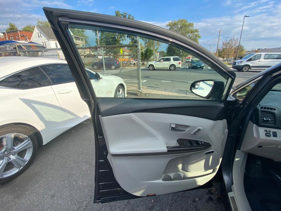 Used Toyota Venza 4dr Wgn V6 AWD Limited (Natl) 2014 | VEB Auto Sales. Hartford, Connecticut Used Toyota Venza 4dr Wgn V6 AWD Limited (Natl) 2014 | VEB Auto Sales. Hartford, Connecticut