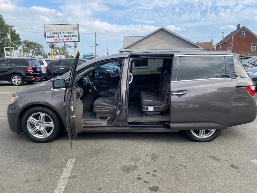 Used Honda Odyssey 5dr Touring Elite 2012 | Victoria Preowned Autos Inc. Little Ferry, New Jersey Used Honda Odyssey 5dr Touring Elite 2012 | Victoria Preowned Autos Inc. Little Ferry, New Jersey