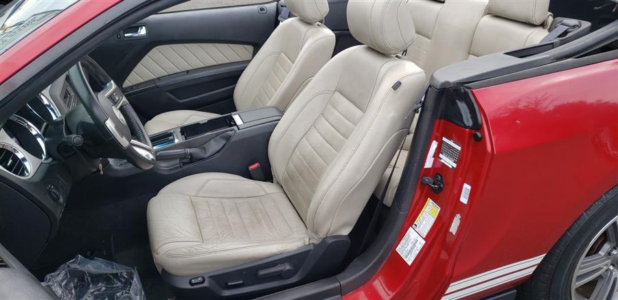 Used Ford Mustang 2dr Conv V6 Premium 2012 | Victoria Preowned Autos Inc. Little Ferry, New Jersey Used Ford Mustang 2dr Conv V6 Premium 2012 | Victoria Preowned Autos Inc. Little Ferry, New Jersey