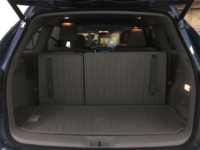 Used Toyota Highlander XLE 2019 | Eastchester Motor Cars. Bronx, New York Used Toyota Highlander XLE 2019 | Eastchester Motor Cars. Bronx, New York