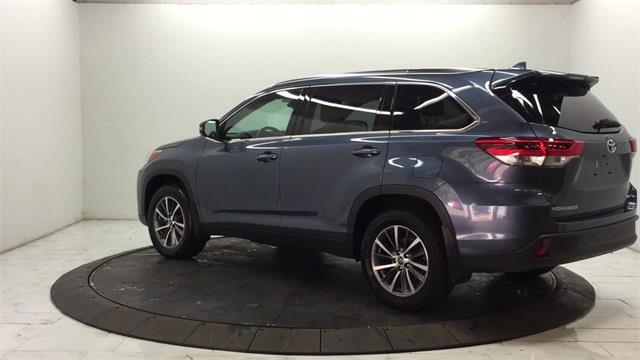 Used Toyota Highlander XLE 2019 | Eastchester Motor Cars. Bronx, New York Used Toyota Highlander XLE 2019 | Eastchester Motor Cars. Bronx, New York
