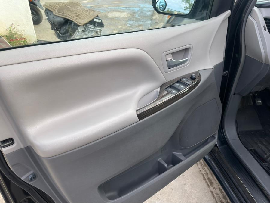 Used Toyota Sienna 5dr 7-Pass Van Ltd Premium FWD (Natl) 2015 | Brooklyn Auto Mall LLC. Brooklyn, New York Used Toyota Sienna 5dr 7-Pass Van Ltd Premium FWD (Natl) 2015 | Brooklyn Auto Mall LLC. Brooklyn, New York