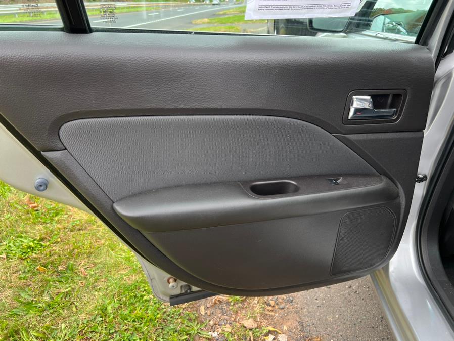 Used Ford Fusion 4dr Sdn SE FWD 2011 | Main Auto of Berlin. Berlin, Connecticut Used Ford Fusion 4dr Sdn SE FWD 2011 | Main Auto of Berlin. Berlin, Connecticut
