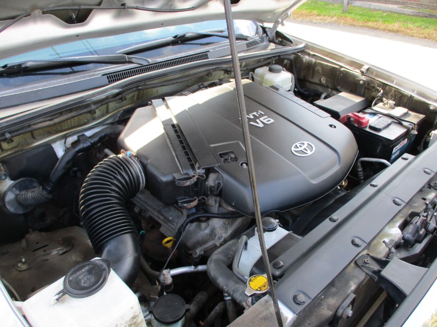 2011 Toyota Tacoma 4WD Double V6 AT (Natl), available for sale in Suffield, Connecticut | Suffield Auto LLC. Suffield, Connecticut 2011 Toyota Tacoma 4WD Double V6 AT (Natl), available for sale in Suffield, Connecticut | Suffield Auto LLC. Suffield, Connecticut