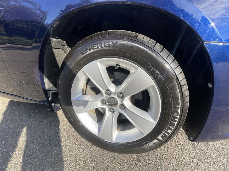 Used Dodge Charger 4dr Sdn SE RWD 2013 | Wiz Leasing Inc. Stratford, Connecticut Used Dodge Charger 4dr Sdn SE RWD 2013 | Wiz Leasing Inc. Stratford, Connecticut