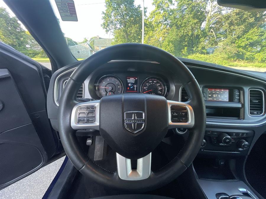 Used Dodge Charger 4dr Sdn SE RWD 2013 | Wiz Leasing Inc. Stratford, Connecticut Used Dodge Charger 4dr Sdn SE RWD 2013 | Wiz Leasing Inc. Stratford, Connecticut