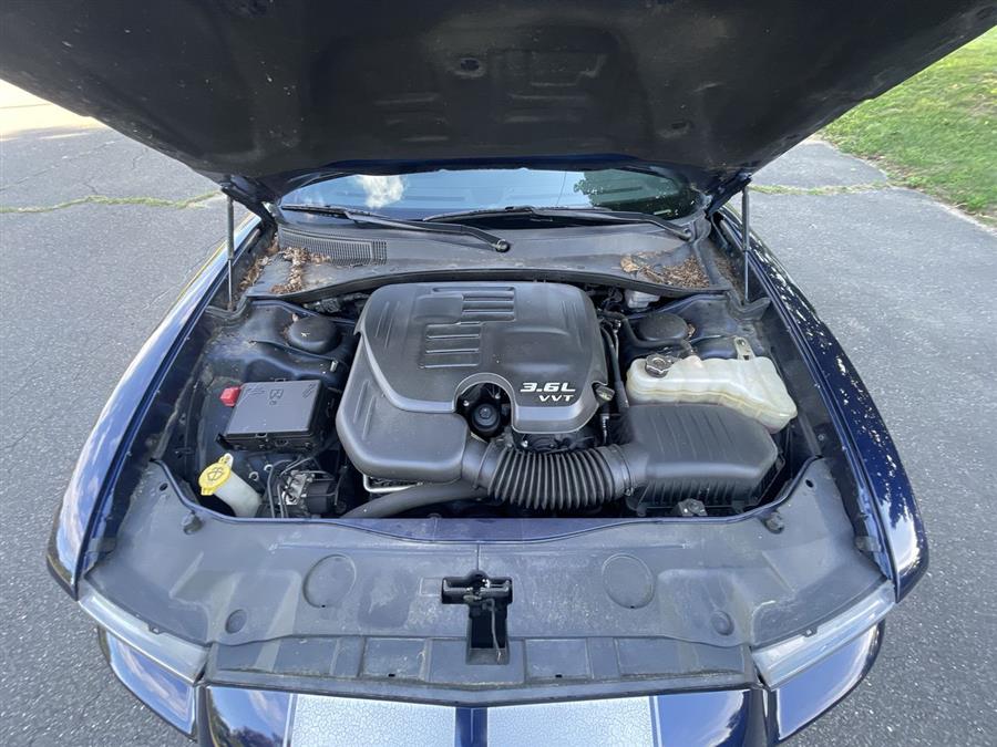 Used Dodge Charger 4dr Sdn SE RWD 2013 | Wiz Leasing Inc. Stratford, Connecticut Used Dodge Charger 4dr Sdn SE RWD 2013 | Wiz Leasing Inc. Stratford, Connecticut