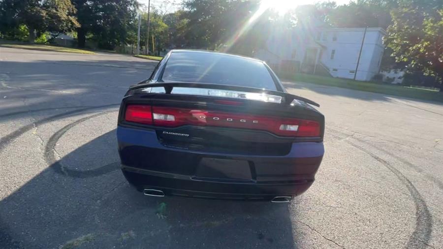Used Dodge Charger 4dr Sdn SE RWD 2013 | Wiz Leasing Inc. Stratford, Connecticut Used Dodge Charger 4dr Sdn SE RWD 2013 | Wiz Leasing Inc. Stratford, Connecticut