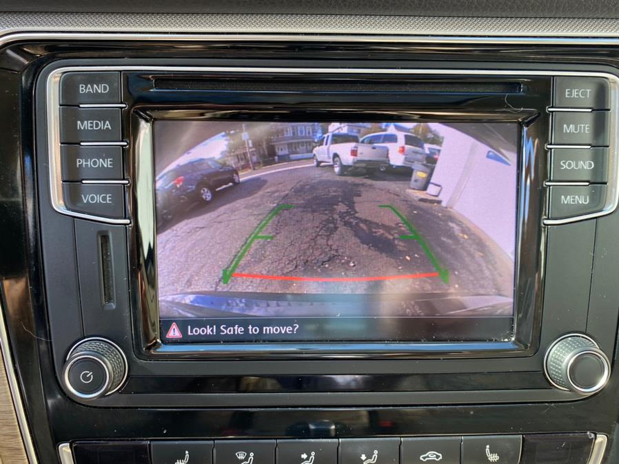 2016 Volkswagen Passat 4dr Sdn 1.8T Auto SE PZEV, available for sale in Bridgeport, Connecticut | CT Auto. Bridgeport, Connecticut 2016 Volkswagen Passat 4dr Sdn 1.8T Auto SE PZEV, available for sale in Bridgeport, Connecticut | CT Auto. Bridgeport, Connecticut