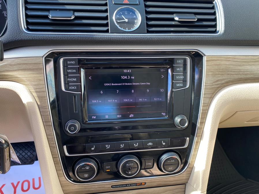 2016 Volkswagen Passat 4dr Sdn 1.8T Auto SE PZEV, available for sale in Bridgeport, Connecticut | CT Auto. Bridgeport, Connecticut 2016 Volkswagen Passat 4dr Sdn 1.8T Auto SE PZEV, available for sale in Bridgeport, Connecticut | CT Auto. Bridgeport, Connecticut