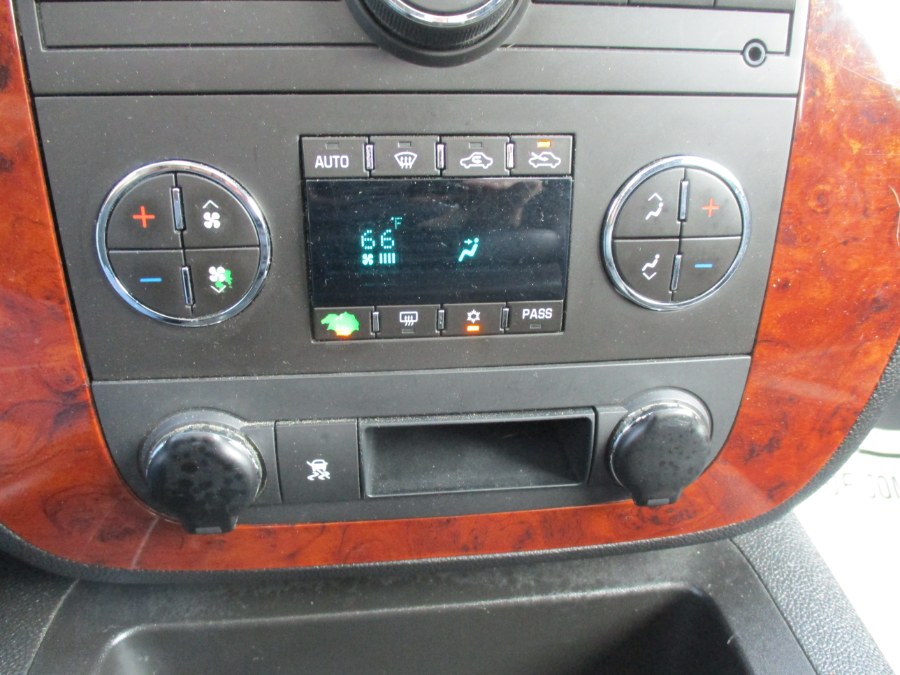 Used Chevrolet Silverado 1500 4WD Ext Cab 143.5" LTZ 2010 | Cos Central Auto. Meriden, Connecticut Used Chevrolet Silverado 1500 4WD Ext Cab 143.5" LTZ 2010 | Cos Central Auto. Meriden, Connecticut