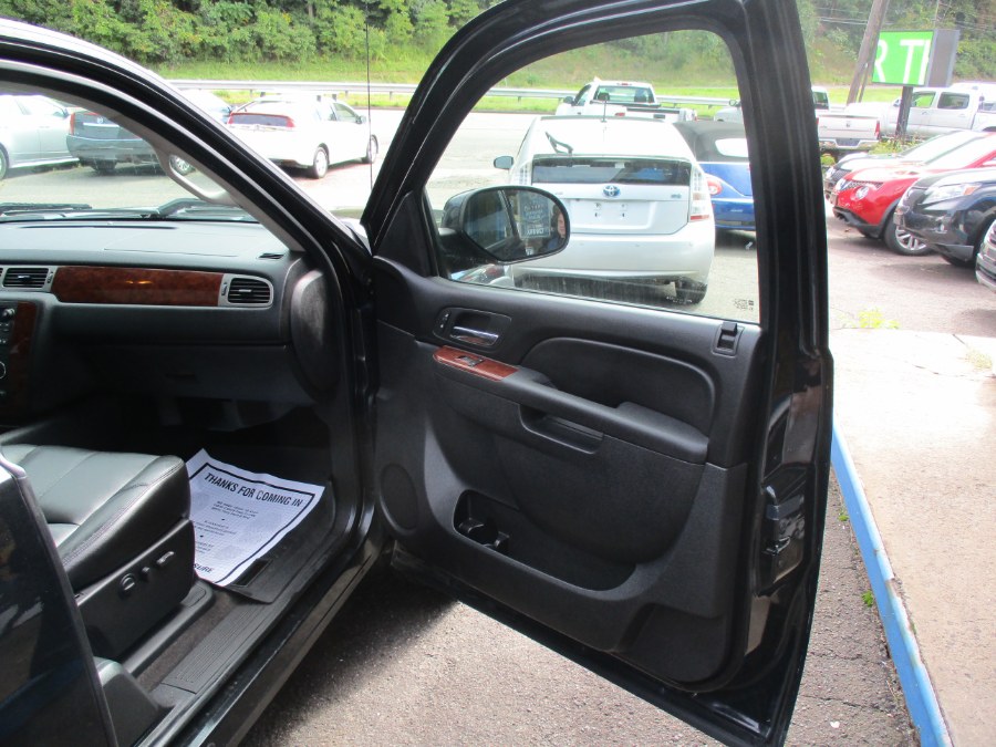 Used Chevrolet Silverado 1500 4WD Ext Cab 143.5" LTZ 2010 | Cos Central Auto. Meriden, Connecticut Used Chevrolet Silverado 1500 4WD Ext Cab 143.5" LTZ 2010 | Cos Central Auto. Meriden, Connecticut