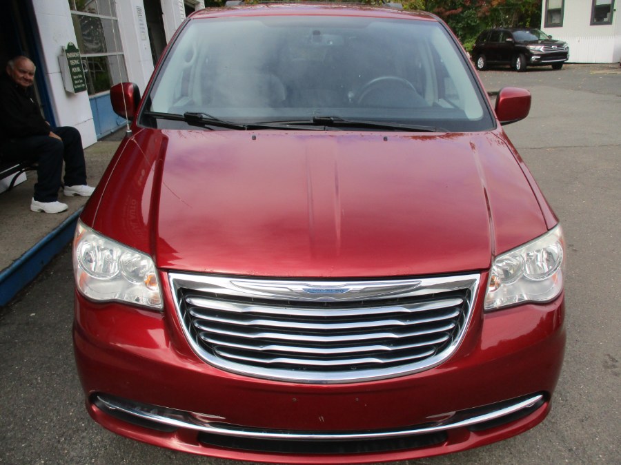Used Chrysler Town & Country 4dr Wgn Touring 2013 | Cos Central Auto. Meriden, Connecticut Used Chrysler Town & Country 4dr Wgn Touring 2013 | Cos Central Auto. Meriden, Connecticut