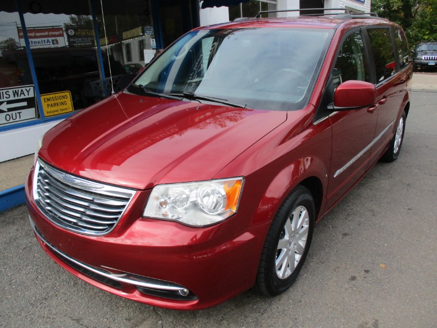 Used Chrysler Town & Country 4dr Wgn Touring 2013 | Cos Central Auto. Meriden, Connecticut Used Chrysler Town & Country 4dr Wgn Touring 2013 | Cos Central Auto. Meriden, Connecticut