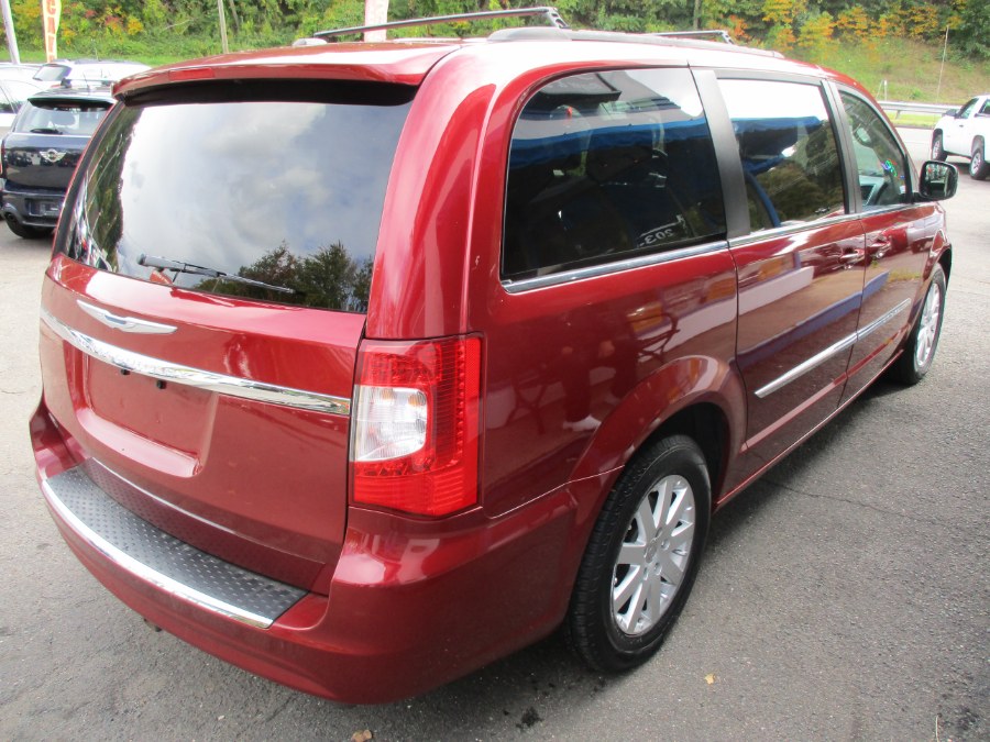Used Chrysler Town & Country 4dr Wgn Touring 2013 | Cos Central Auto. Meriden, Connecticut Used Chrysler Town & Country 4dr Wgn Touring 2013 | Cos Central Auto. Meriden, Connecticut
