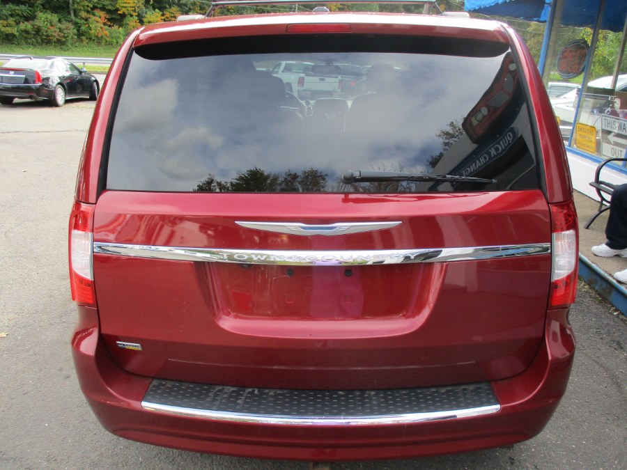 Used Chrysler Town & Country 4dr Wgn Touring 2013 | Cos Central Auto. Meriden, Connecticut Used Chrysler Town & Country 4dr Wgn Touring 2013 | Cos Central Auto. Meriden, Connecticut