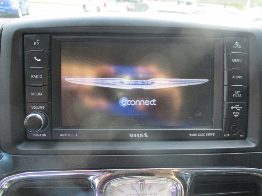 Used Chrysler Town & Country 4dr Wgn Touring 2013 | Cos Central Auto. Meriden, Connecticut Used Chrysler Town & Country 4dr Wgn Touring 2013 | Cos Central Auto. Meriden, Connecticut