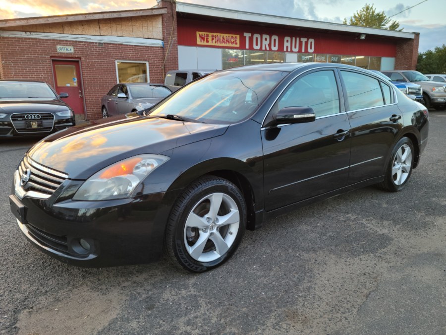 2009 Nissan Altima 4dr Sdn V6 3.5 SE Sun roof, available for sale in East Windsor, Connecticut | Toro Auto. East Windsor, Connecticut