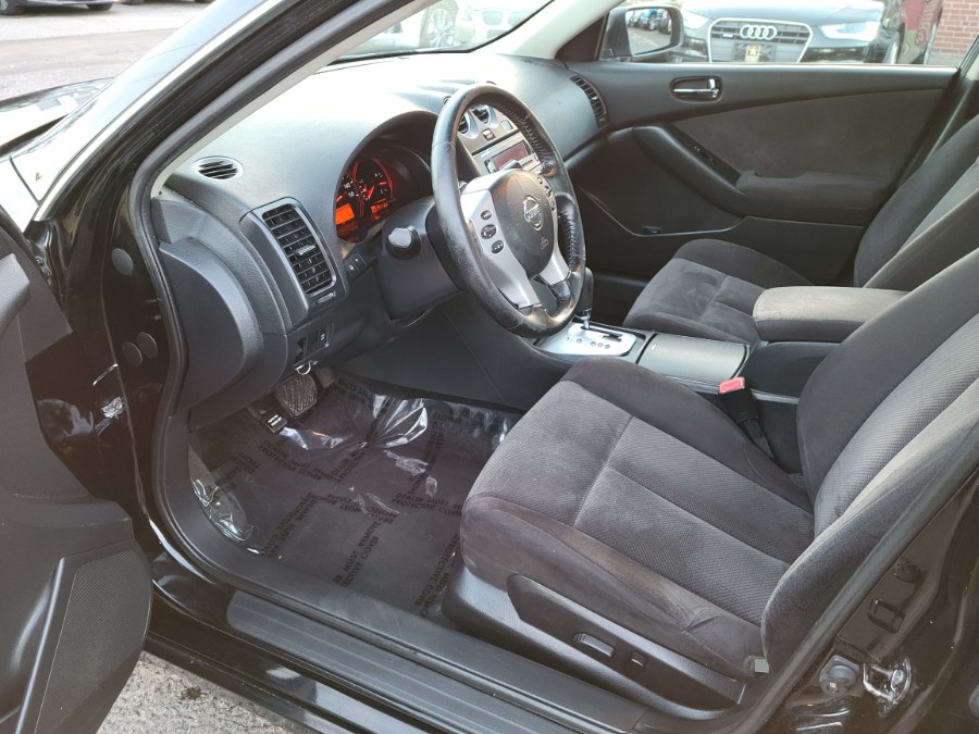Used Nissan Altima 4dr Sdn V6 3.5 SE Sun roof 2009 | Toro Auto. East Windsor, Connecticut Used Nissan Altima 4dr Sdn V6 3.5 SE Sun roof 2009 | Toro Auto. East Windsor, Connecticut