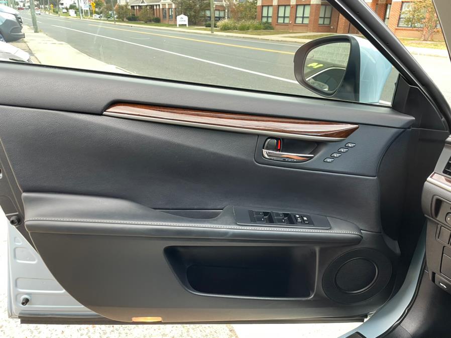 Used Lexus ES 350 4dr Sdn 2014 | Carsonmain LLC. Manchester, Connecticut Used Lexus ES 350 4dr Sdn 2014 | Carsonmain LLC. Manchester, Connecticut