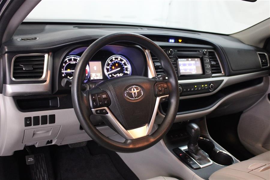 2015 Toyota Highlander LE, available for sale in Paterson, New Jersey | Fast Track Motors. Paterson, New Jersey 2015 Toyota Highlander LE, available for sale in Paterson, New Jersey | Fast Track Motors. Paterson, New Jersey