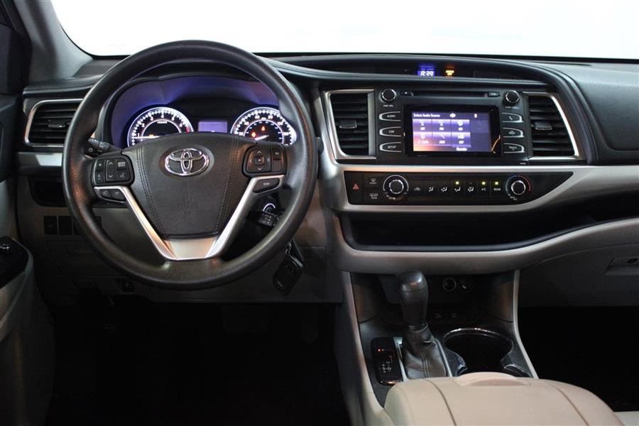 2015 Toyota Highlander LE, available for sale in Paterson, New Jersey | Fast Track Motors. Paterson, New Jersey 2015 Toyota Highlander LE, available for sale in Paterson, New Jersey | Fast Track Motors. Paterson, New Jersey