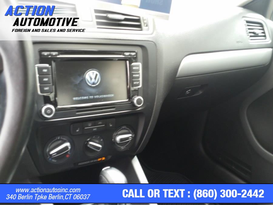 2014 Volkswagen Jetta Sedan 4dr Auto SE PZEV, available for sale in Berlin, Connecticut | Action Automotive. Berlin, Connecticut 2014 Volkswagen Jetta Sedan 4dr Auto SE PZEV, available for sale in Berlin, Connecticut | Action Automotive. Berlin, Connecticut