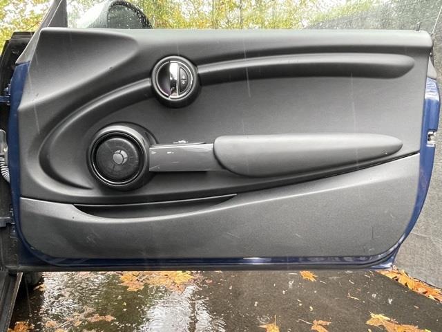 Used Mini Cooper Base 2015 | Blasius Federal Road. Brookfield, Connecticut Used Mini Cooper Base 2015 | Blasius Federal Road. Brookfield, Connecticut