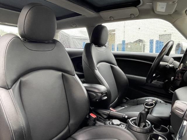 Used Mini Cooper Base 2015 | Blasius Federal Road. Brookfield, Connecticut Used Mini Cooper Base 2015 | Blasius Federal Road. Brookfield, Connecticut