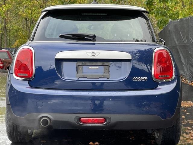 Used Mini Cooper Base 2015 | Blasius Federal Road. Brookfield, Connecticut Used Mini Cooper Base 2015 | Blasius Federal Road. Brookfield, Connecticut