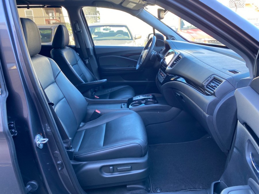 Used Honda Pilot Touring AWD 2017 | Union Street Auto Sales. West Springfield, Massachusetts Used Honda Pilot Touring AWD 2017 | Union Street Auto Sales. West Springfield, Massachusetts