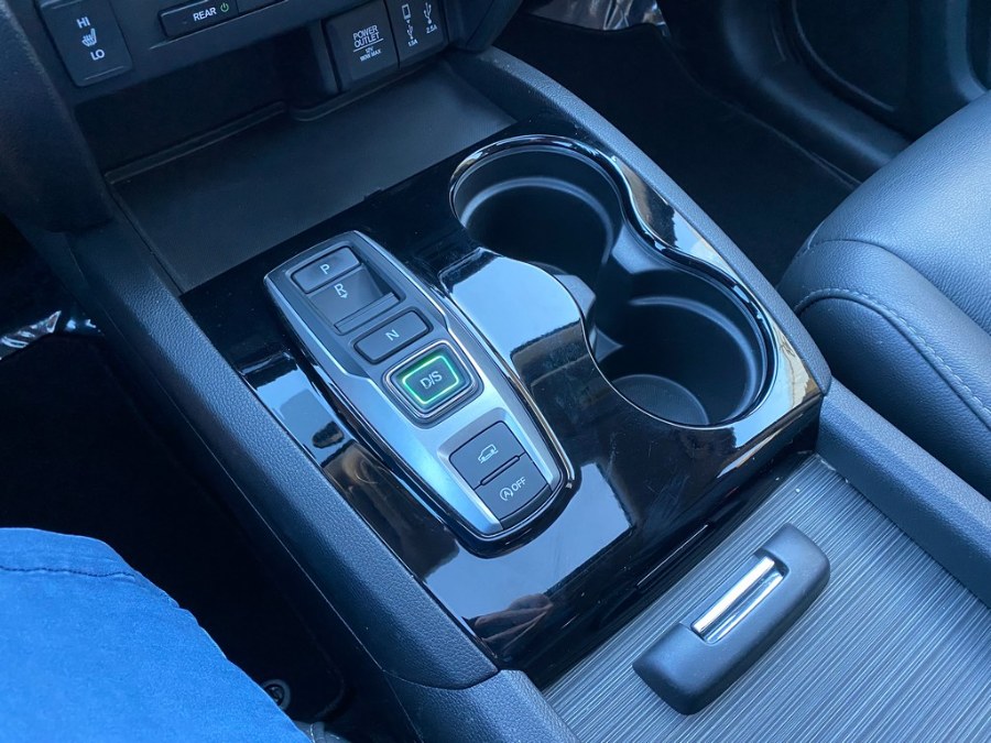 Used Honda Pilot Touring AWD 2017 | Union Street Auto Sales. West Springfield, Massachusetts Used Honda Pilot Touring AWD 2017 | Union Street Auto Sales. West Springfield, Massachusetts