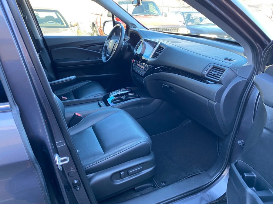 Used Honda Pilot Touring AWD 2017 | Union Street Auto Sales. West Springfield, Massachusetts Used Honda Pilot Touring AWD 2017 | Union Street Auto Sales. West Springfield, Massachusetts