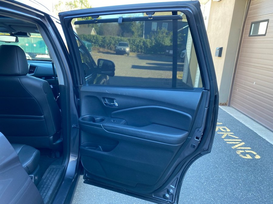 Used Honda Pilot Touring AWD 2017 | Union Street Auto Sales. West Springfield, Massachusetts Used Honda Pilot Touring AWD 2017 | Union Street Auto Sales. West Springfield, Massachusetts
