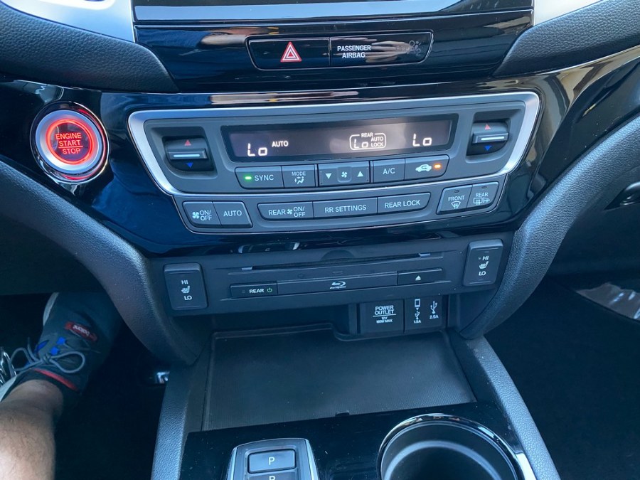Used Honda Pilot Touring AWD 2017 | Union Street Auto Sales. West Springfield, Massachusetts Used Honda Pilot Touring AWD 2017 | Union Street Auto Sales. West Springfield, Massachusetts