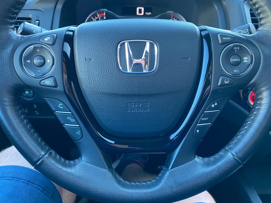 Used Honda Pilot Touring AWD 2017 | Union Street Auto Sales. West Springfield, Massachusetts Used Honda Pilot Touring AWD 2017 | Union Street Auto Sales. West Springfield, Massachusetts