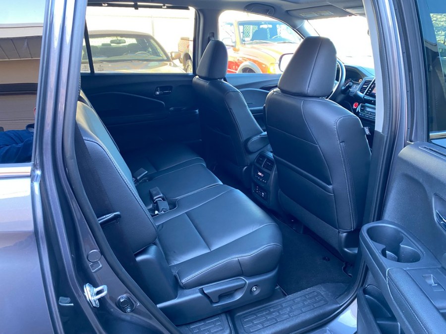 Used Honda Pilot Touring AWD 2017 | Union Street Auto Sales. West Springfield, Massachusetts Used Honda Pilot Touring AWD 2017 | Union Street Auto Sales. West Springfield, Massachusetts