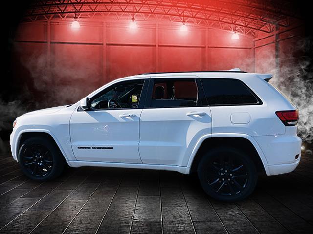 Used Jeep Grand Cherokee Altitude 4x4 *Ltd Avail* 2017 | Sunrise Auto Outlet. Amityville, New York Used Jeep Grand Cherokee Altitude 4x4 *Ltd Avail* 2017 | Sunrise Auto Outlet. Amityville, New York